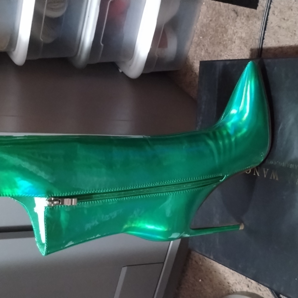 Azalea Wang Halo Green size 8